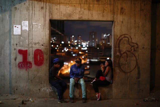 657873_slum16