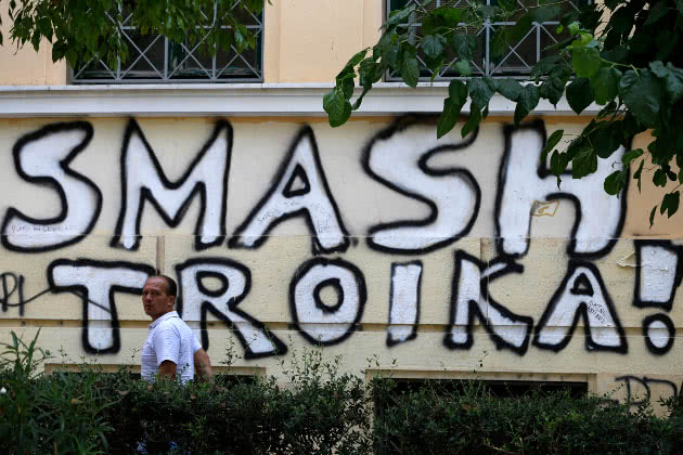 smash-troika