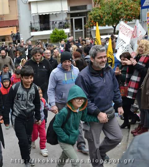 Εργαζόμενοι του δήμου μας συνοδεύουν τα παιδιά στο σχολείο