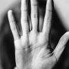 Ανατριχιαστική υπόθεση #MeToo στο ΕΚΠΑ: Υπέστη σεξουαλική κακοποίηση για να κάνει την πτυχιακή της