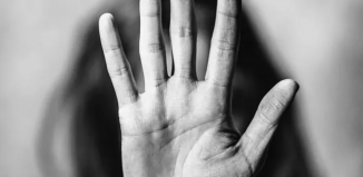 Ανατριχιαστική υπόθεση #MeToo στο ΕΚΠΑ: Υπέστη σεξουαλική κακοποίηση για να κάνει την πτυχιακή της