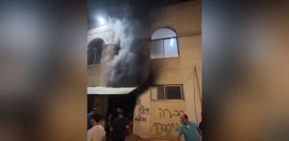 Ισραηλινοί έποικοι πυρπόλησαν τέμενος στη Δυτική Όχθη – Έγραψαν σύνθημα «Η νύχτα των Τεμενών»…